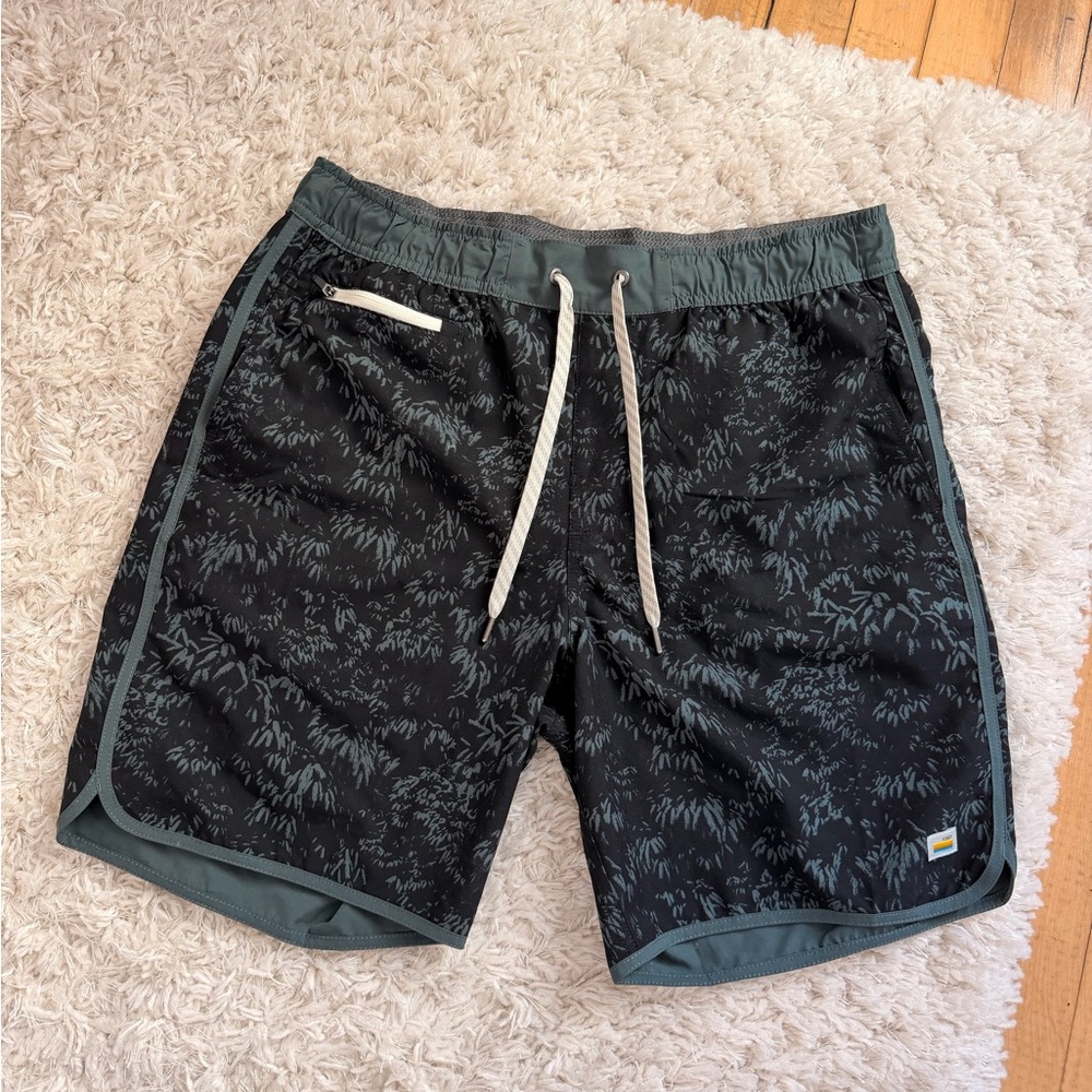 Vuori Black and Dark Green Patterned Men's Shorts